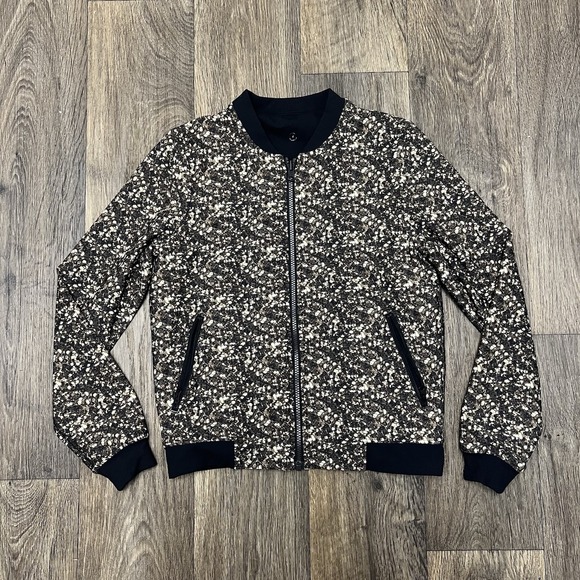 lululemon athletica Jackets & Blazers - Lululemon Reversible Party Bomb Jacket Women's Size S/M Black Gold NYE Exclusive
